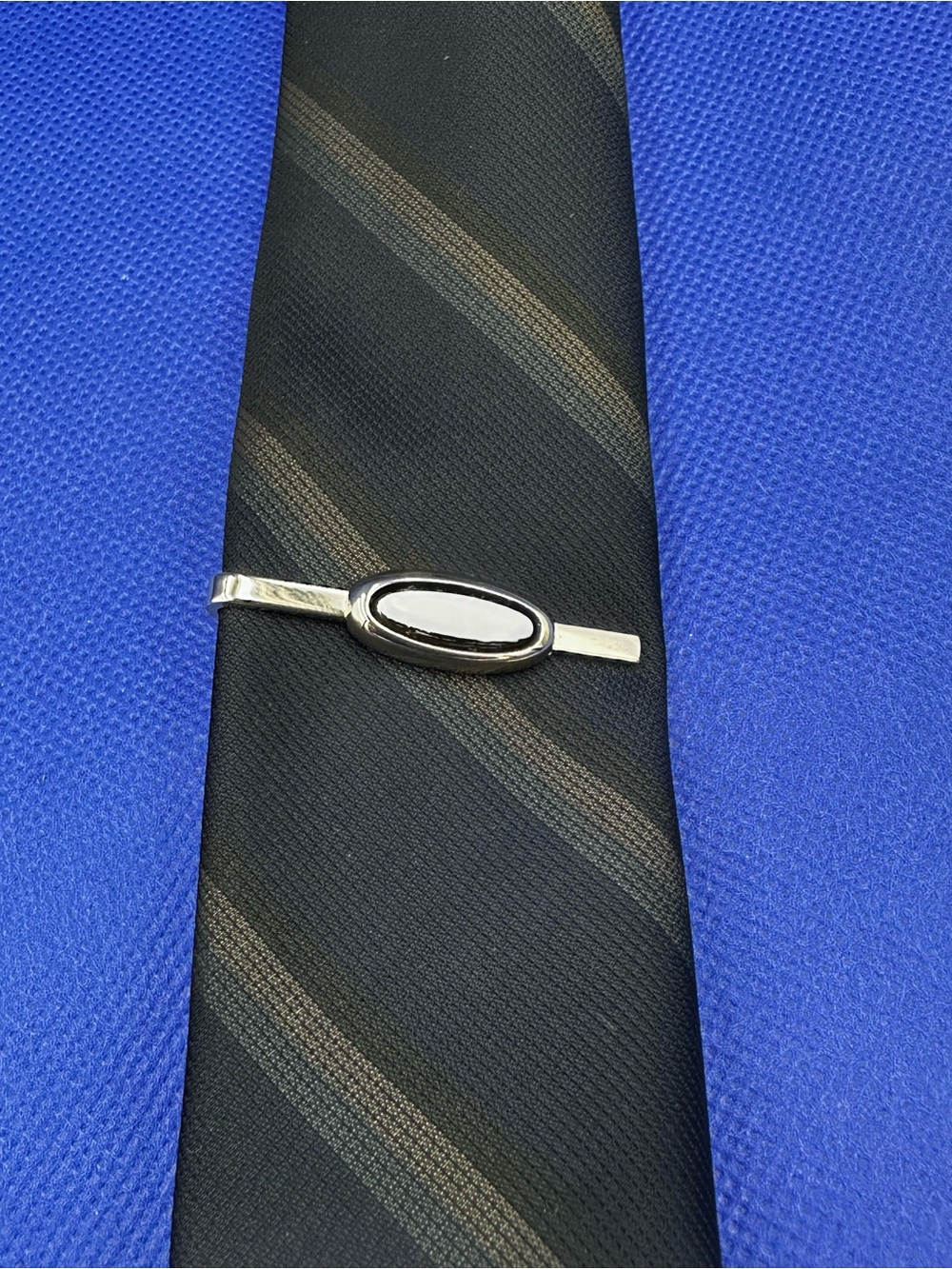 Gold Tone Tie Bar Clip w/White Oval Stone - MbTDGWr1